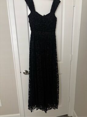 Elegant Black Lace Maxi Dress